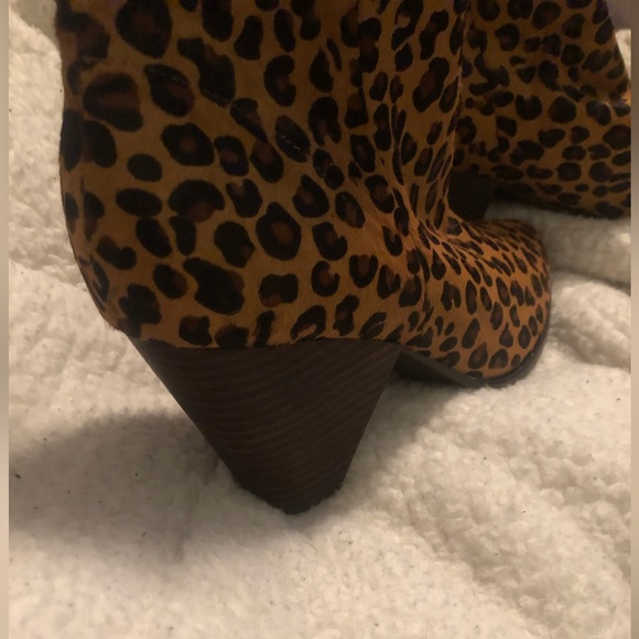 Lucky booties cow hair upper new size 9 - Picture 2 of 5